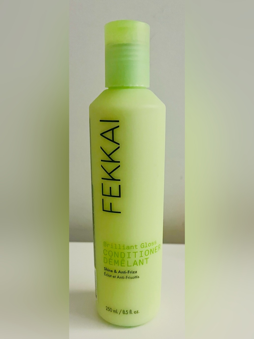 Fekkai Brilliant Gloss Conditioner — Light Green Shine & Anti-Frizz